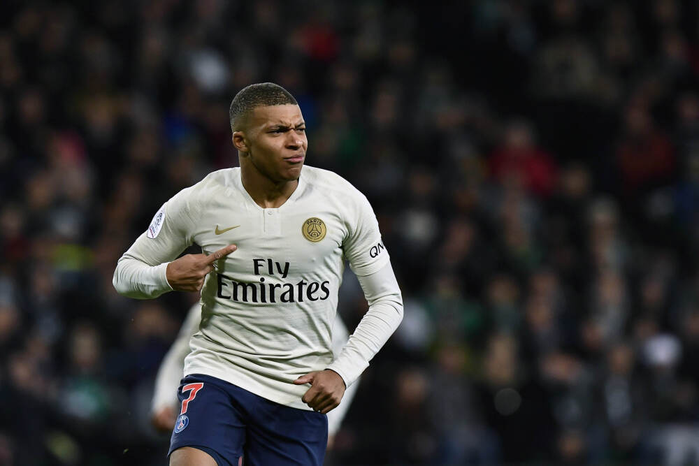 意媒：米兰有意科林蒂安门将索萨，身价在1000万到1500万欧